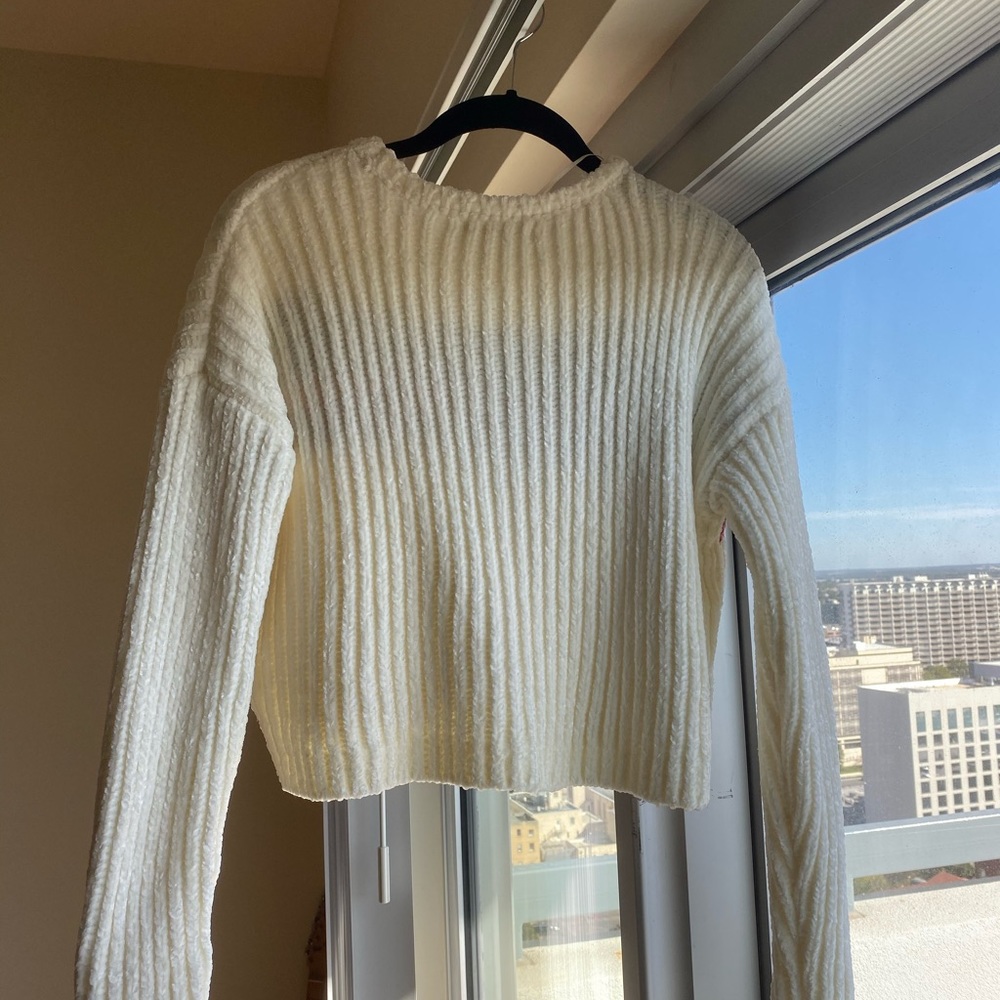 Cropped sweater - Picture 2 of 2